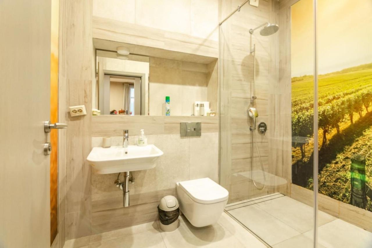1 Bedroom Wine Journey Софія Екстер'єр фото